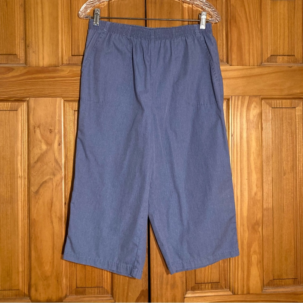 NWOT Blair Pull On Capri Pants Elastic Waist Blue Women's Size 14